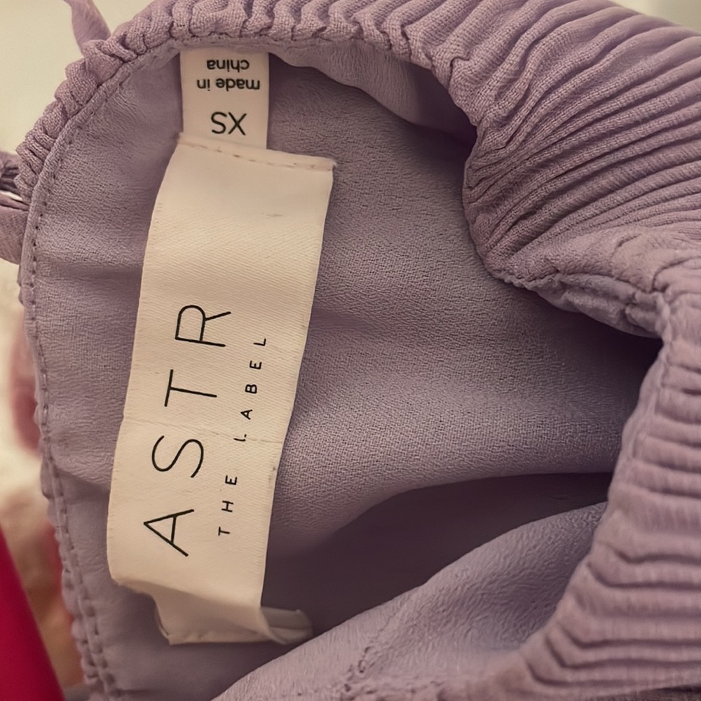 NWOT Revolve ASTR Plisse lilac jumpsuit - Picture 8 of 8